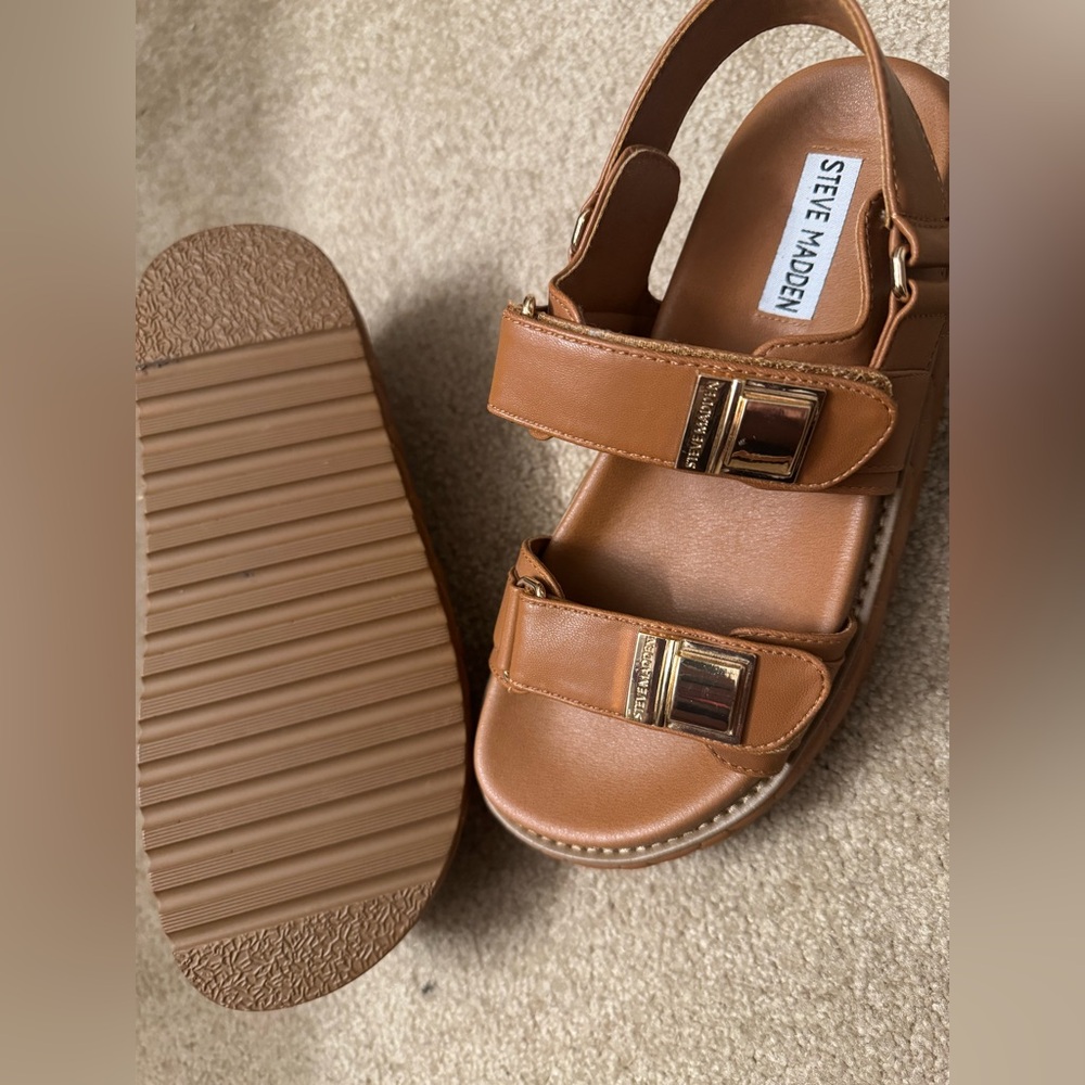 Steve Madden Tan Sandals with Gold Accents - Picture 2 of 3